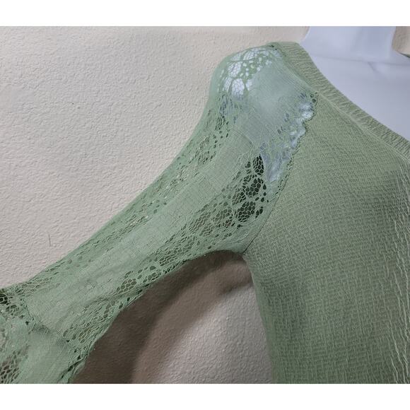 BluHeaven Green Crinkle Knit Top Small Raglan Lace Bell Sleeves Lightweight Soft - Picture 6 of 6